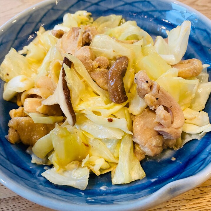 鶏モモ肉とキャベツと生しいたけの醤油マヨ炒め